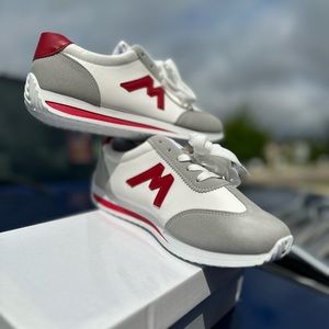 Women casual sport shoes CN 38 open box